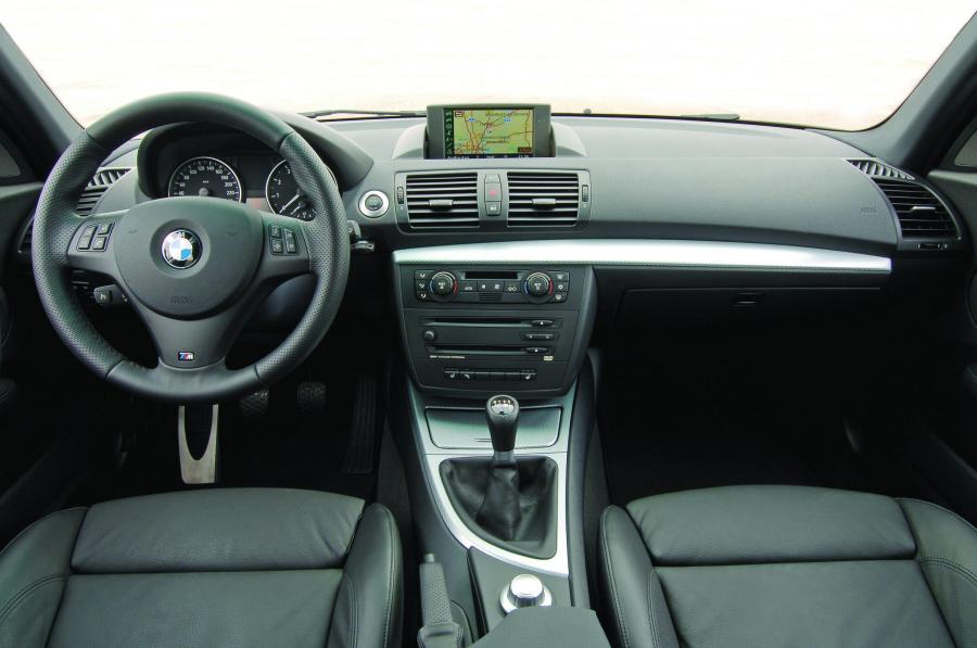  BMW 1-Series 5-Door 2005 года  (фото 45 из 187)
